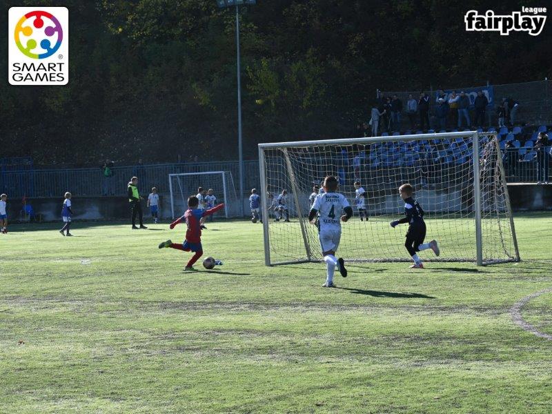 devojcice-koje-igraju-tako-da-decaci-budu-ponosni-10